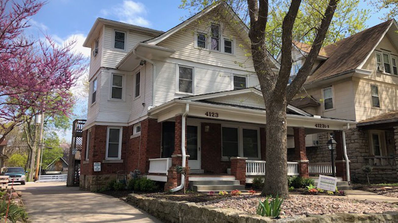 4123 Terrace St, Kansas City, MO 64111