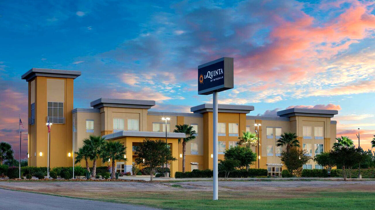 110 Bmt Dr, Jourdanton, TX 78026