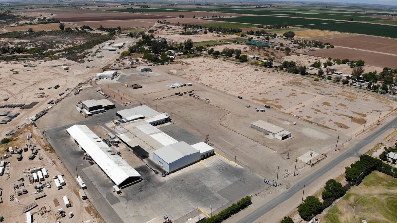 Pictures of Industrial, Mixed Use, Land property located at 2255 Melon