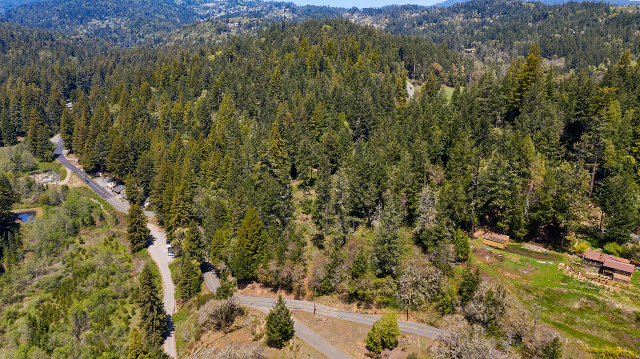 24680 Brooktrails Dr, Willits, CA 95490