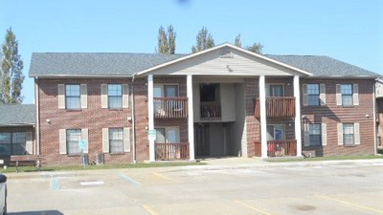 200 North Gaslight Rd, Vandalia, MO 63382 Multifamily Property for Sale