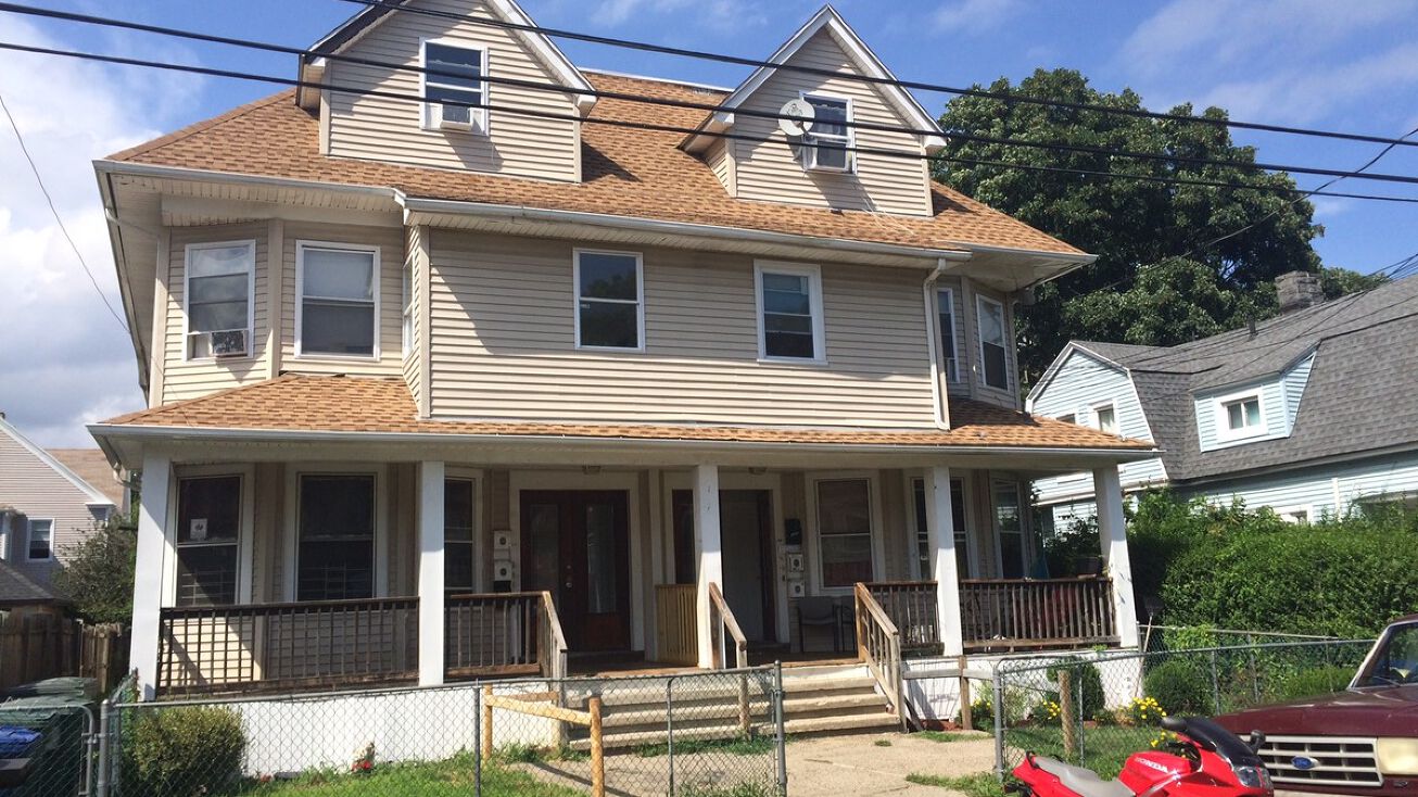 121 Livingston Pl, Bridgeport, CT 06610 Multifamily Property for Sale