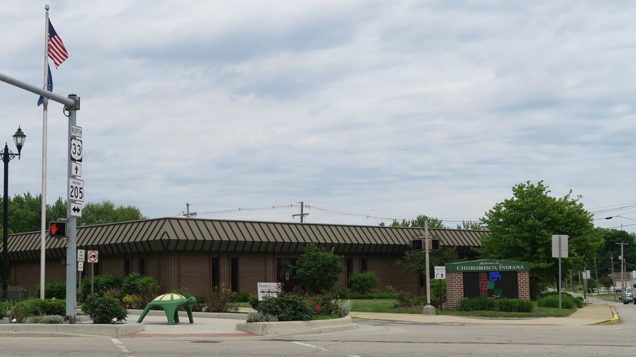 102 N Line St, Churubusco, IN 46723