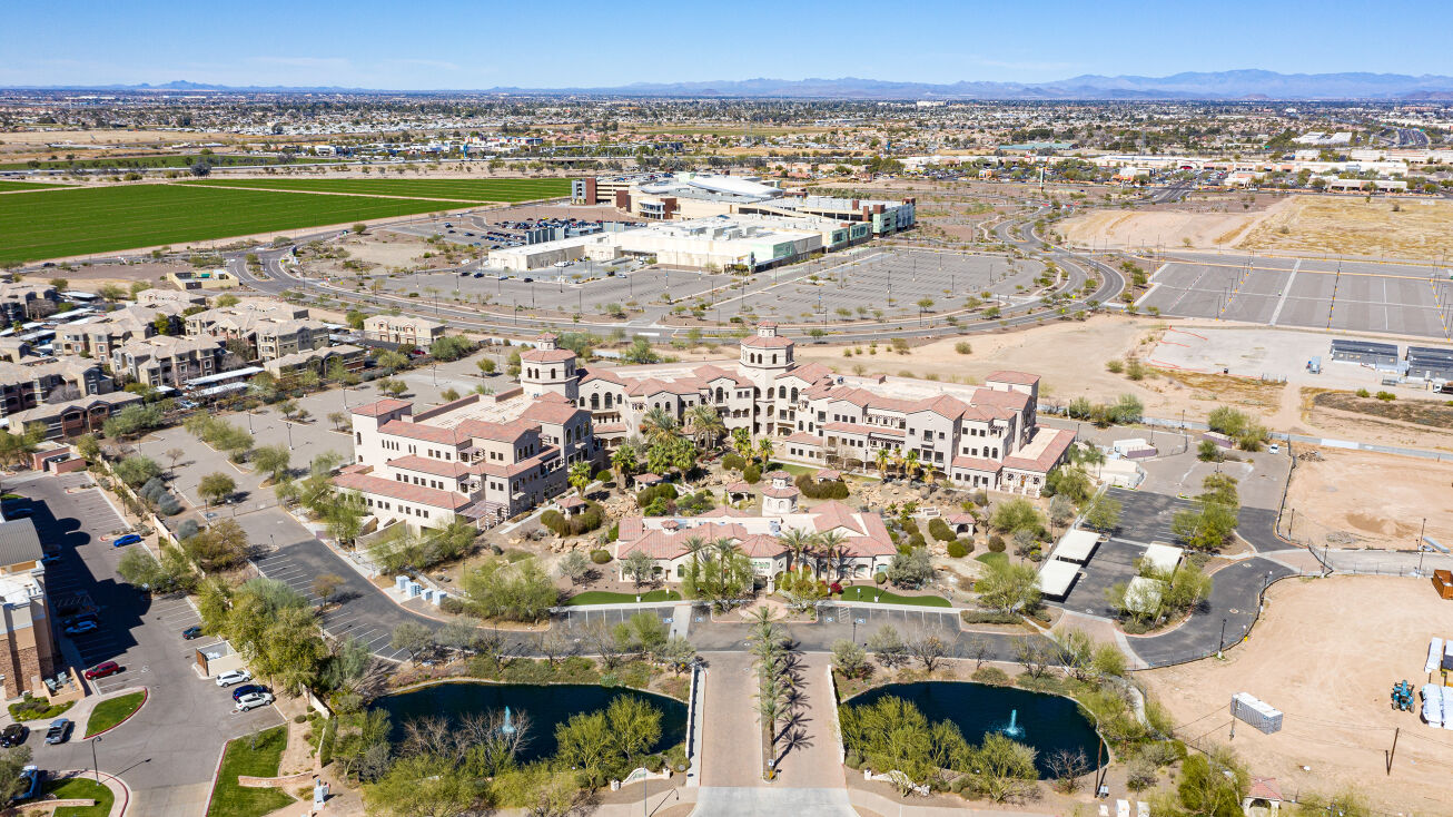 7410 N Zanjero Blvd, Glendale, AZ 85305