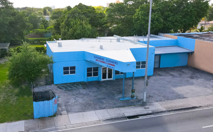 Pictures of Retail property located at 5222 NW 7th Ave, Miami, FL 33127 for sales - image #1