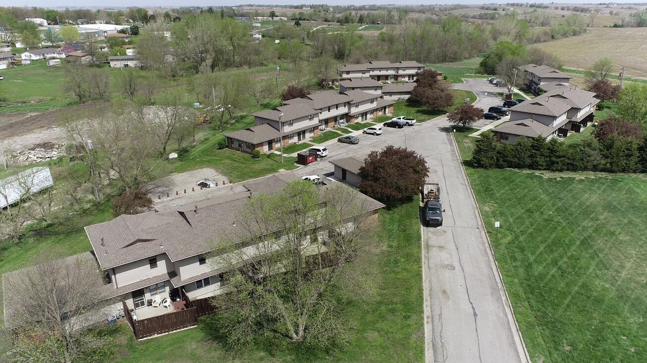 206 E Miami, Hiawatha, KS 66434