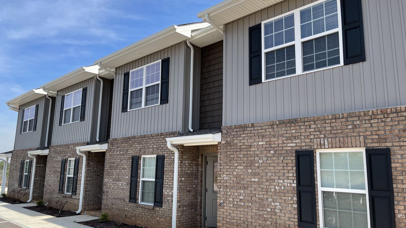 902 Warrior Hill Dr, Louisville, TN 37777