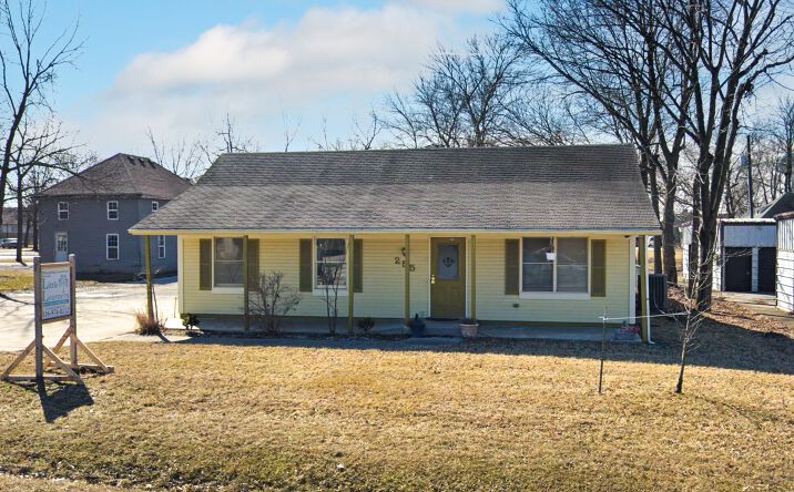 Pictures of Office property located at 255 Peculiar Dr, Peculiar, MO 64078 for comps - image #1
