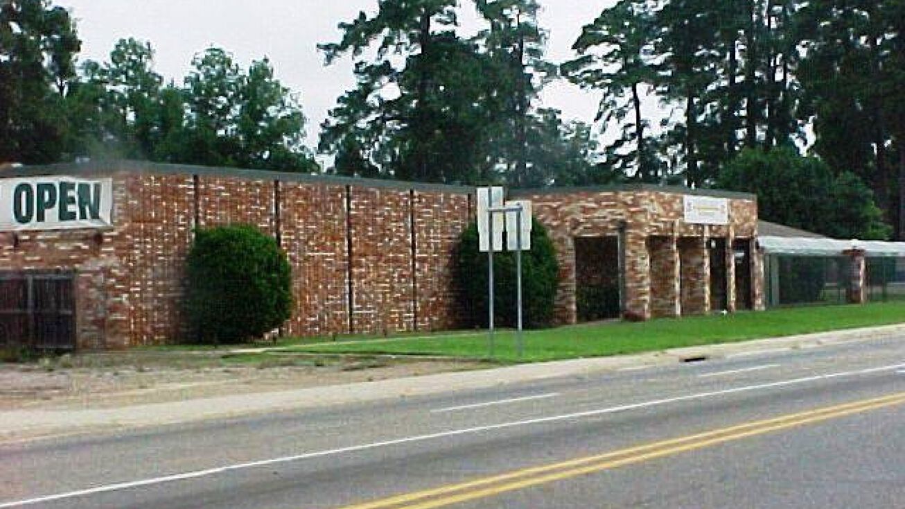 909 E Broad St, Texarkana, AR 71854 Retail Property for Sale