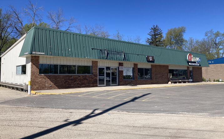 Pictures of Retail property located at 856 Janesville St, Oregon, WI 53575 for comps - image #1