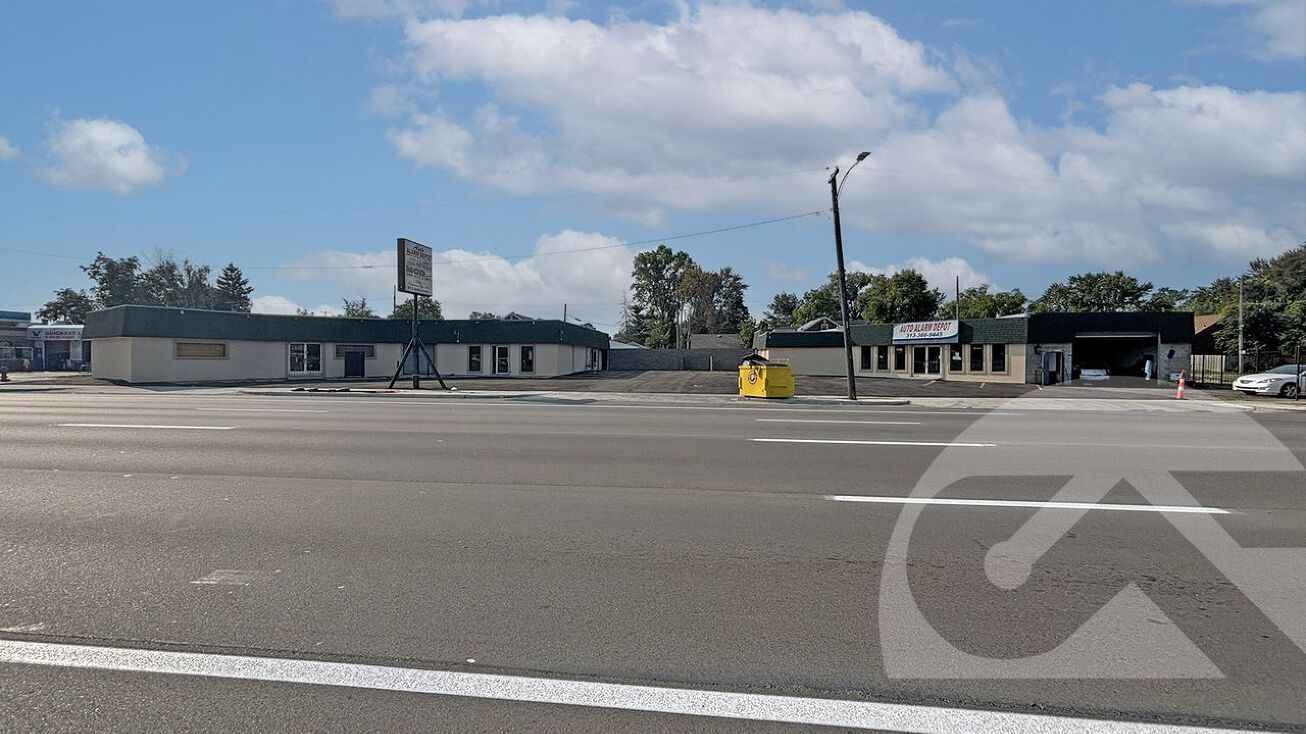 Pictures of Retail property located at 3840 East 8 Mile Rd, Detroit, MI 48234 for sales - image #1