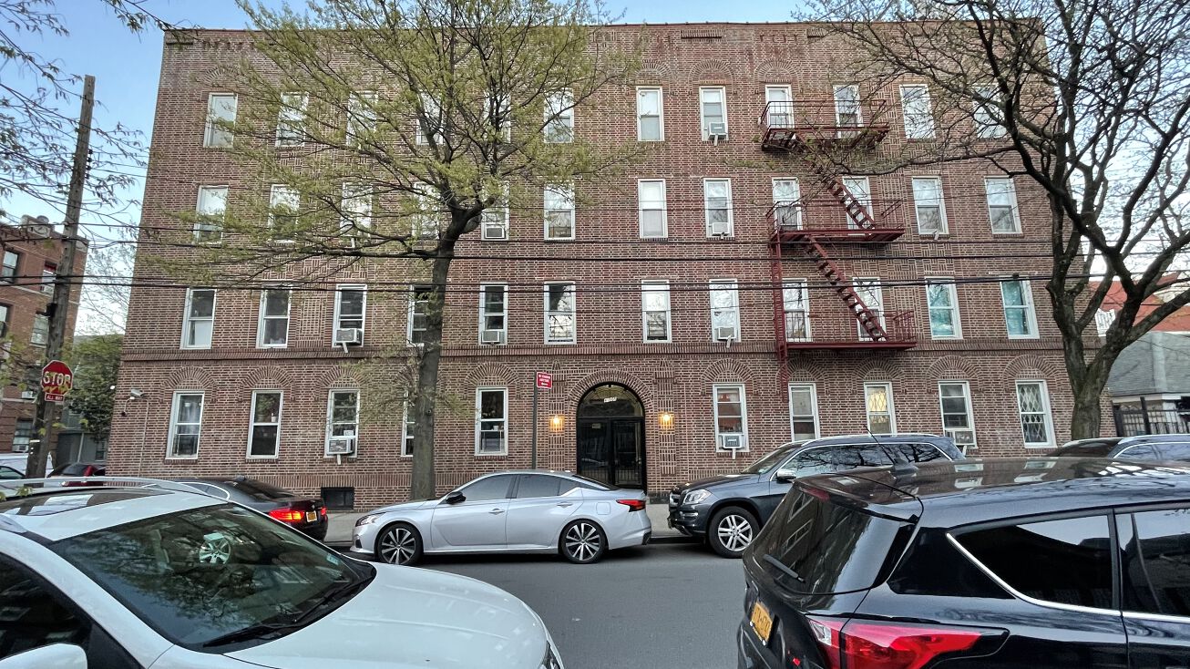 4105 94th St, Queens, NY 11373