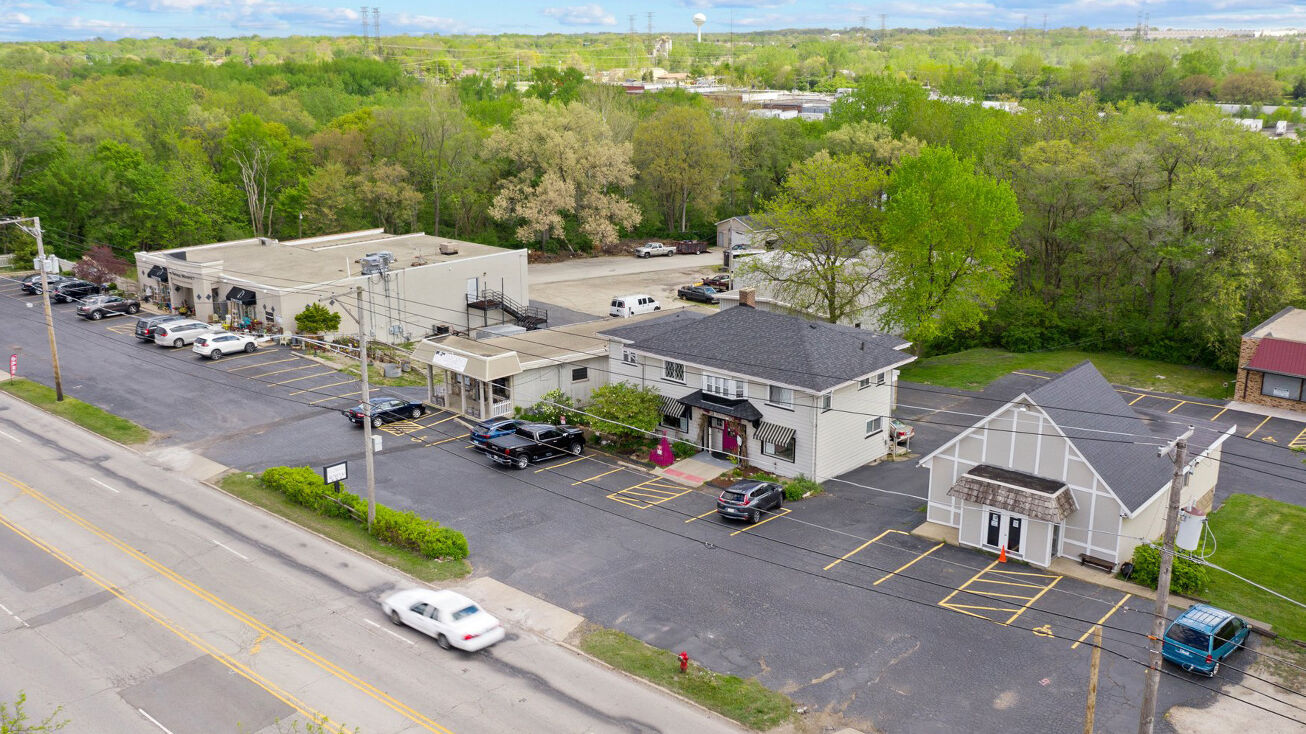 209 223 S Lincolnway, North Aurora, IL 60542 Multifamily Property