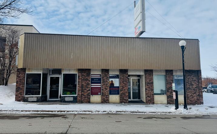 Pictures of Office, Retail property located at 211/213 Broadway Street N, Crookston, MN 56716 for sales - image #1