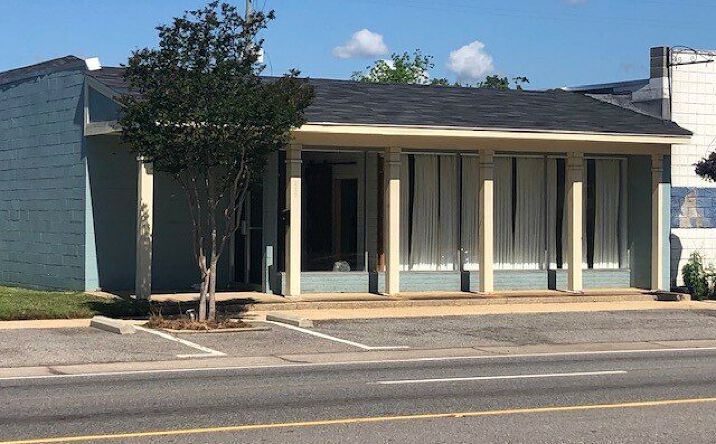 Pictures of Retail property located at 217 N McKenzie St, Foley, AL 36535 for comps - image #1