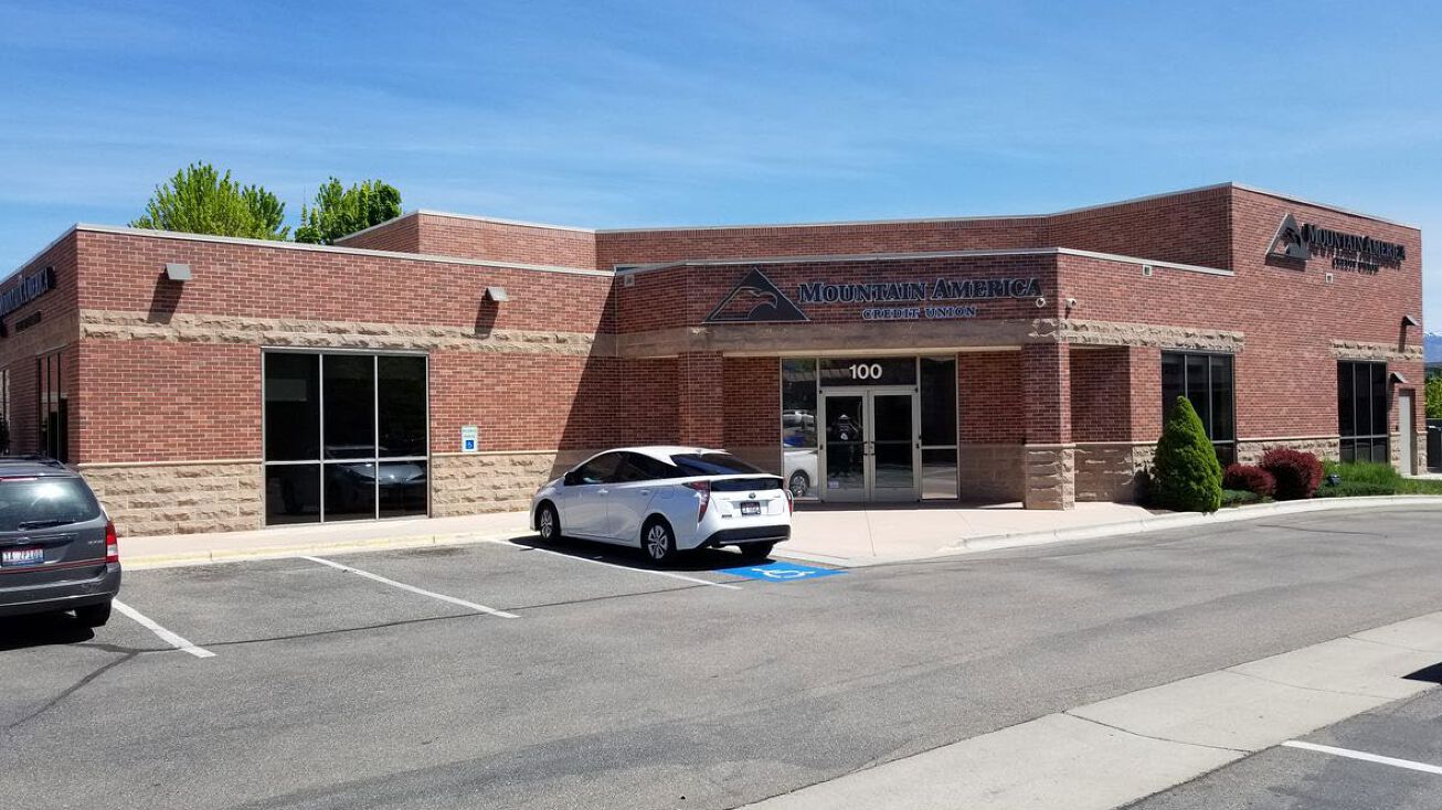 100 E Riverside Dr, Eagle, ID 83616