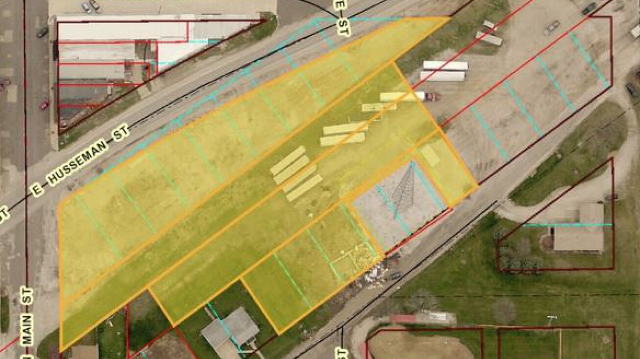 200 N. Main Street, Roanoke, IL 61561