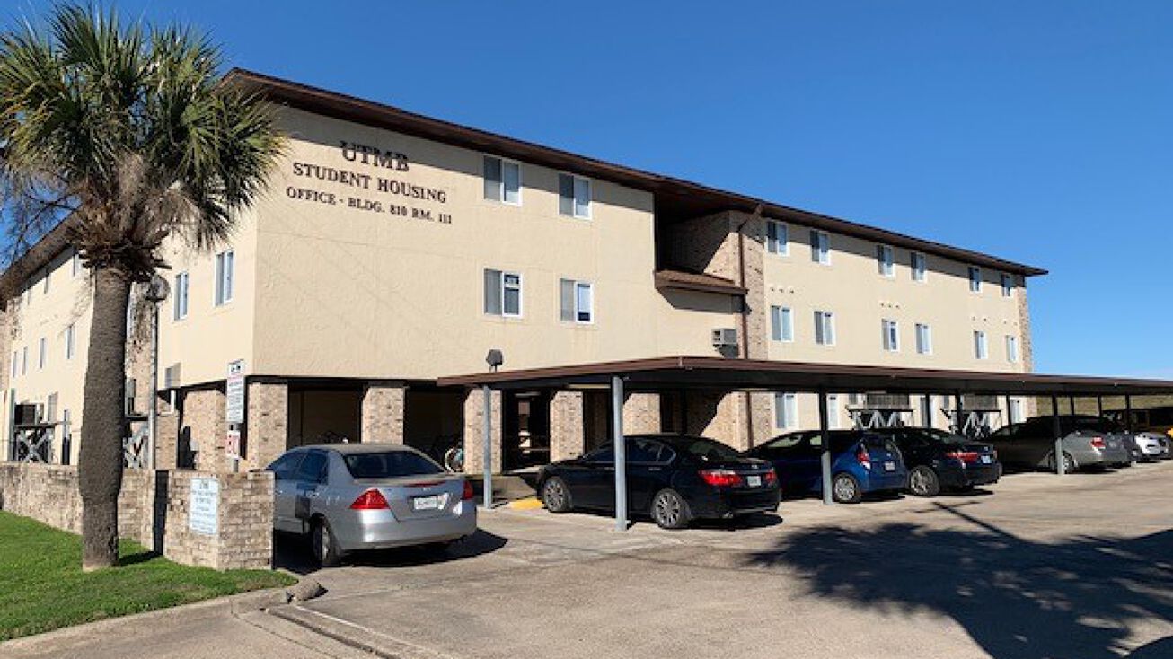 810 Ferry Rd, Galveston, TX 77550