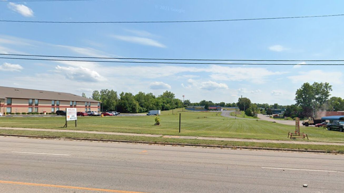 315 E Leffel Ln, Springfield, OH 45505