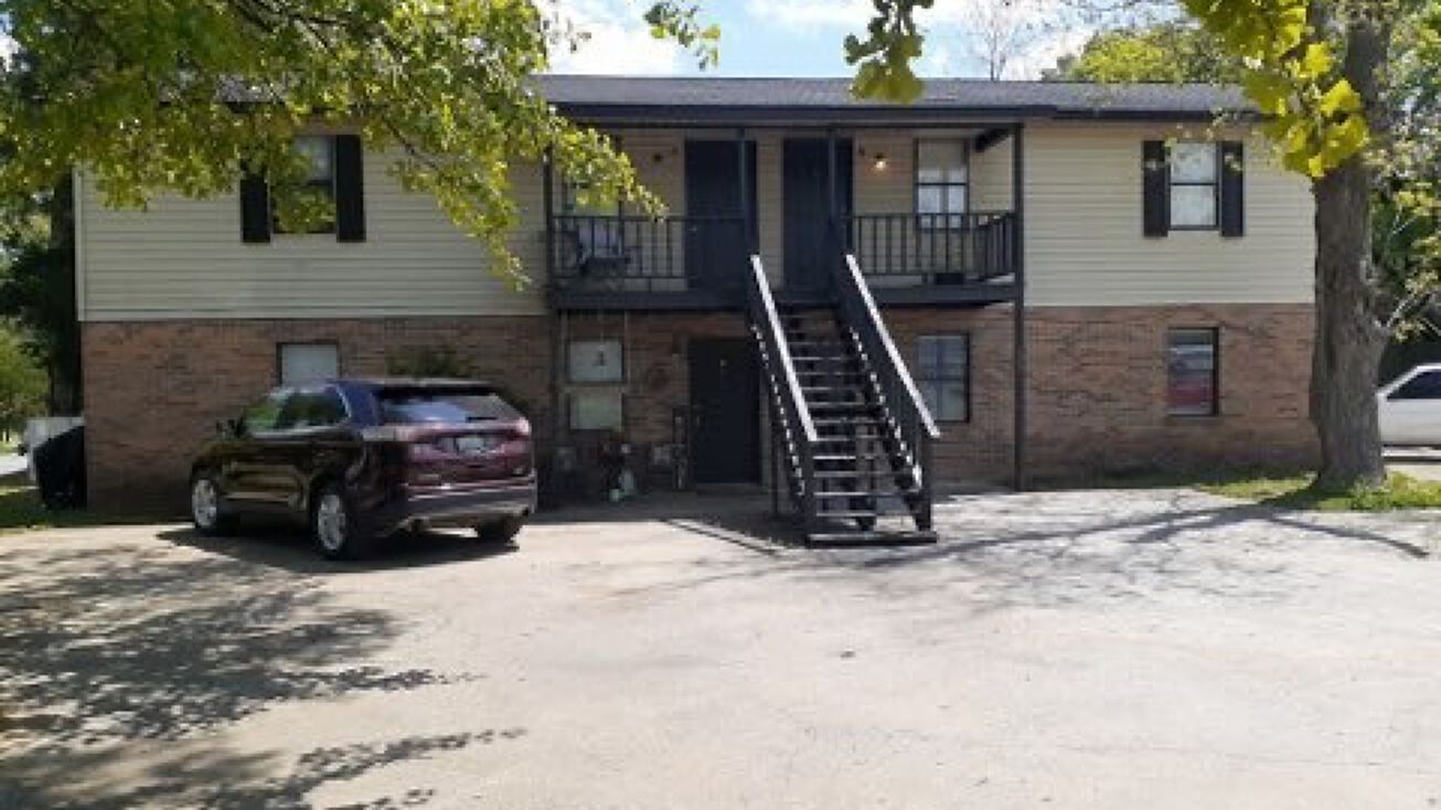 102 Pucket Rd, Hartselle, AL 35640