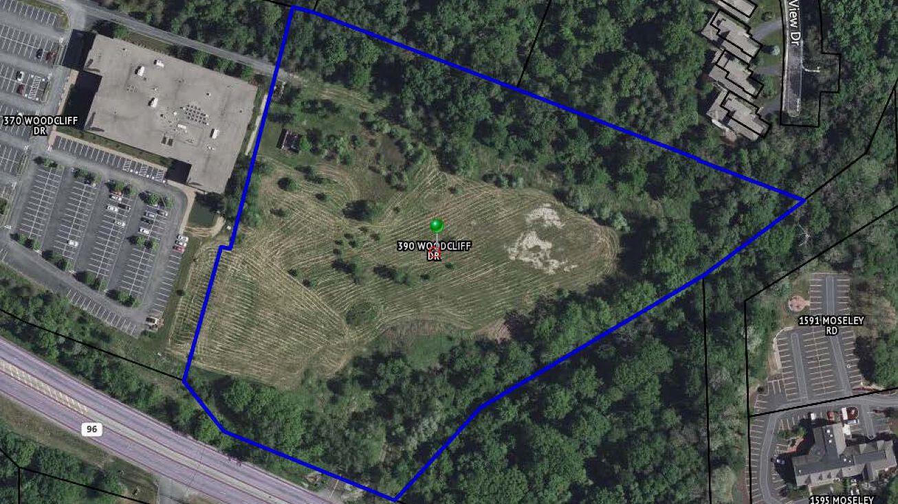 390 Woodcliff Dr, Fairport, NY 14450