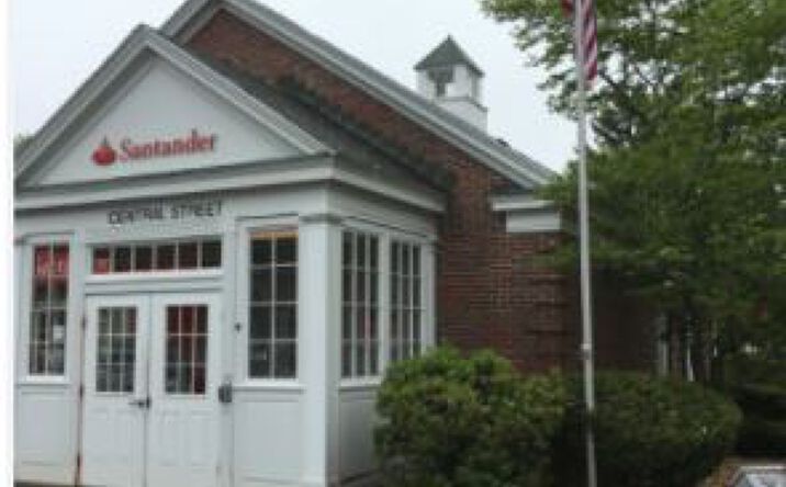 Pictures of Retail property located at 16 Central St, Ipswich, MA 01938 for comps - image #1