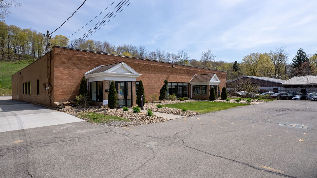 1405 Woodside Ave, Ellwood City, PA 16117