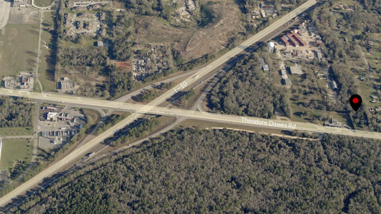 6562 Theodore Dawes Rd, Theodore, AL 36582