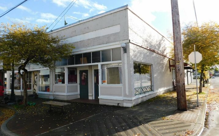Pictures of Retail property located at 502 Spruce St, Myrtle Point, OR 97458 for sales - image #1