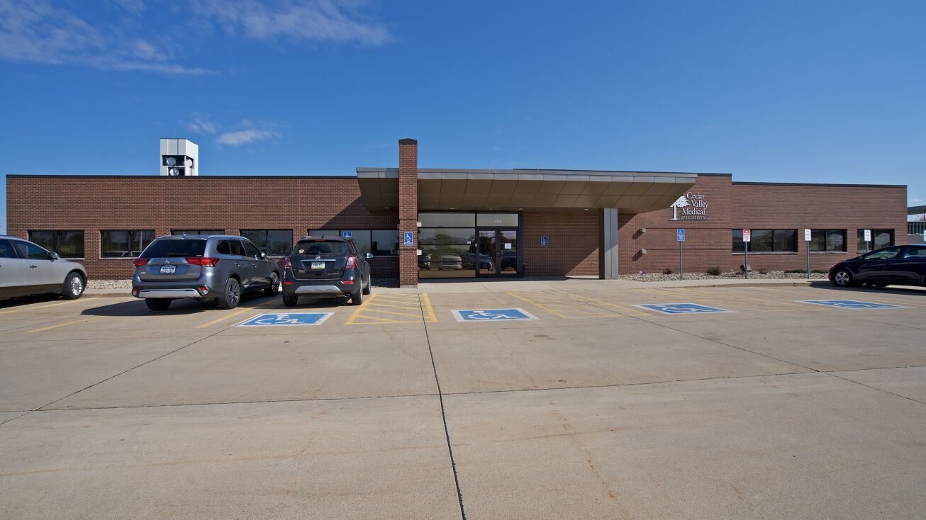 4150 Kimball Ave, Waterloo, IA 50701 Office Property for Sale 4150