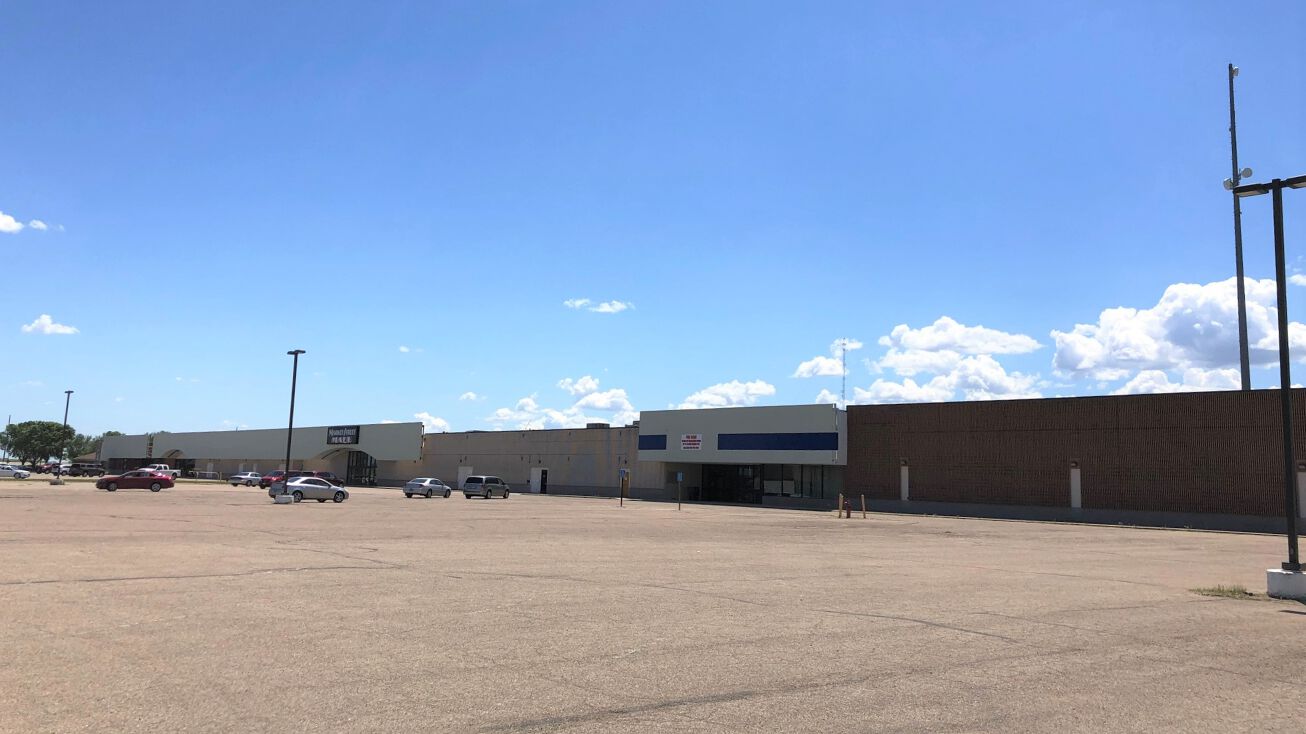 1420 E College Dr, Marshall, MN 56258 Retail Property for Sale