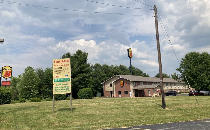 Pictures of Retail property located at 88 Home Run Rd, Munfordville, KY 42765 for sales - image #1