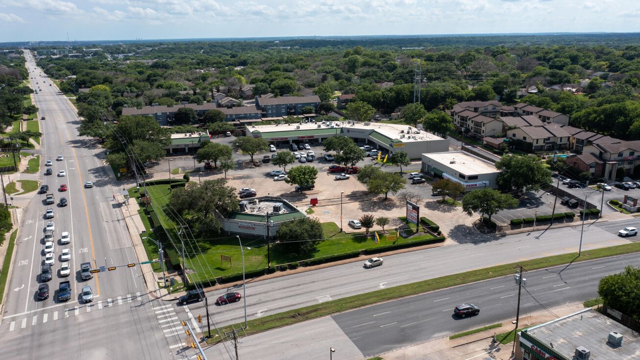111 W William Cannon Dr, Austin, TX 78745 Retail Property for Sale