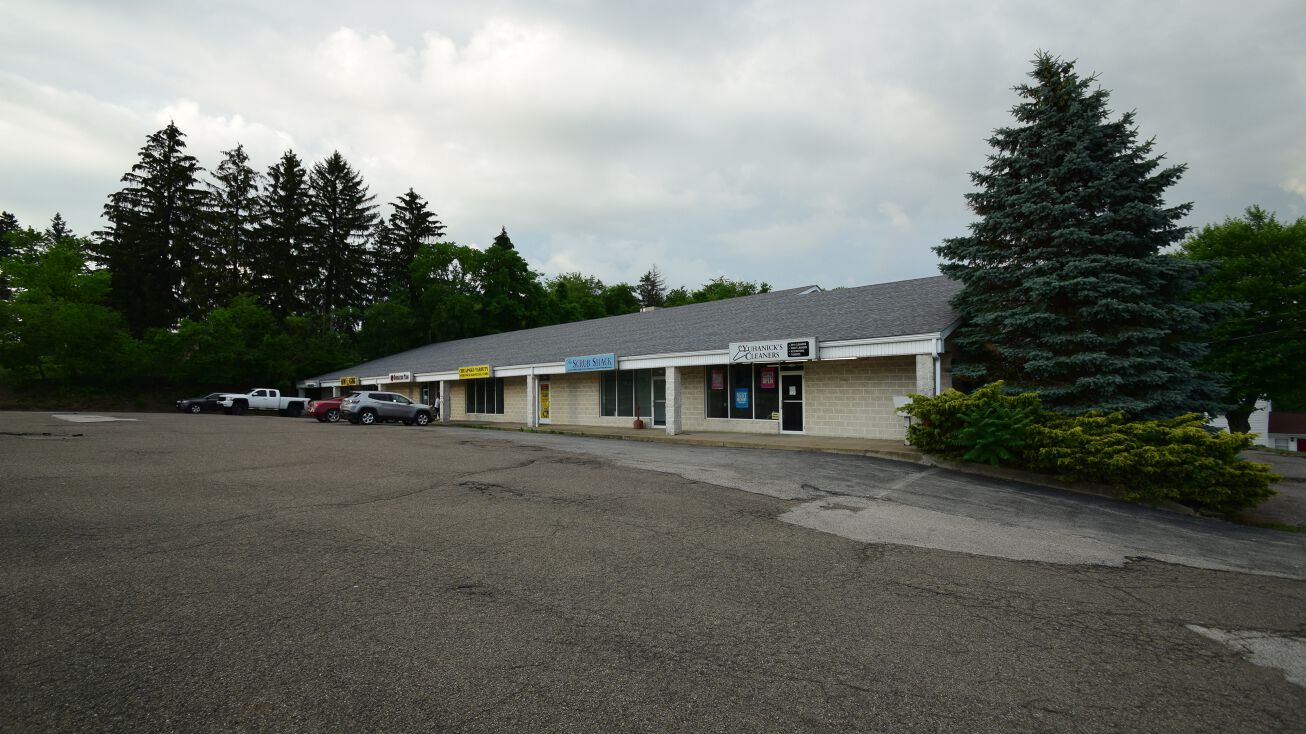 16572 St Clair Ave, East Liverpool, OH 43920