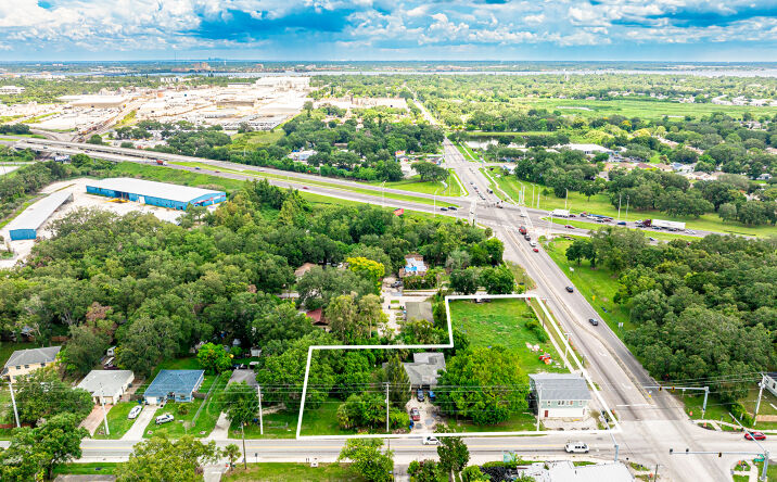 Pictures of Retail, Mixed Use, Land, Self Storage, Special Purpose property located at 2920 15th St E, Bradenton, FL 34208 for sales - image #1