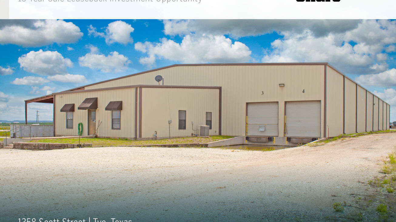 1358 Scott St, Tye, TX 79563