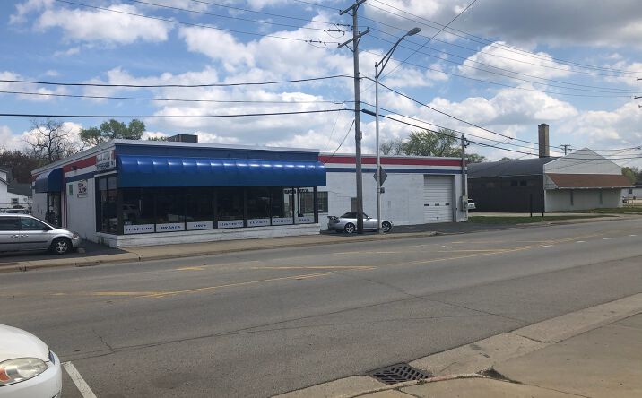 Pictures of Land property located at 926 Front St, McHenry, IL 60050 for sales - image #1