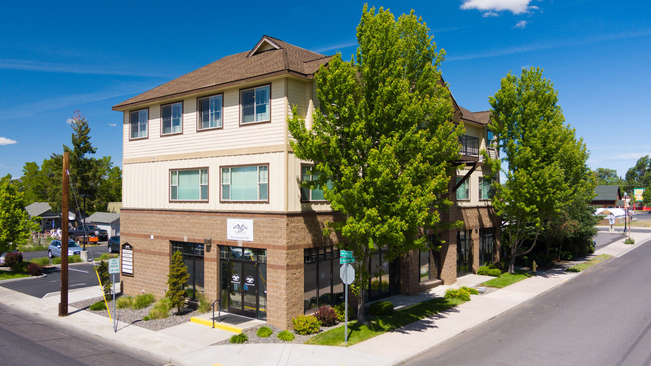 631 W Antler Ave, Redmond, OR 97756 Office Property for Sale 631 W