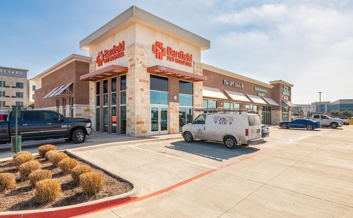 Pictures of Retail property located at 1205 Arkansas Ln, Grand Prairie, TX 75052 for comps - image #1