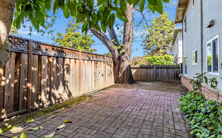 Pictures of Multifamily property located at 4 Coleman Place, West Menlo Park, CA 94025 for sales - image #1