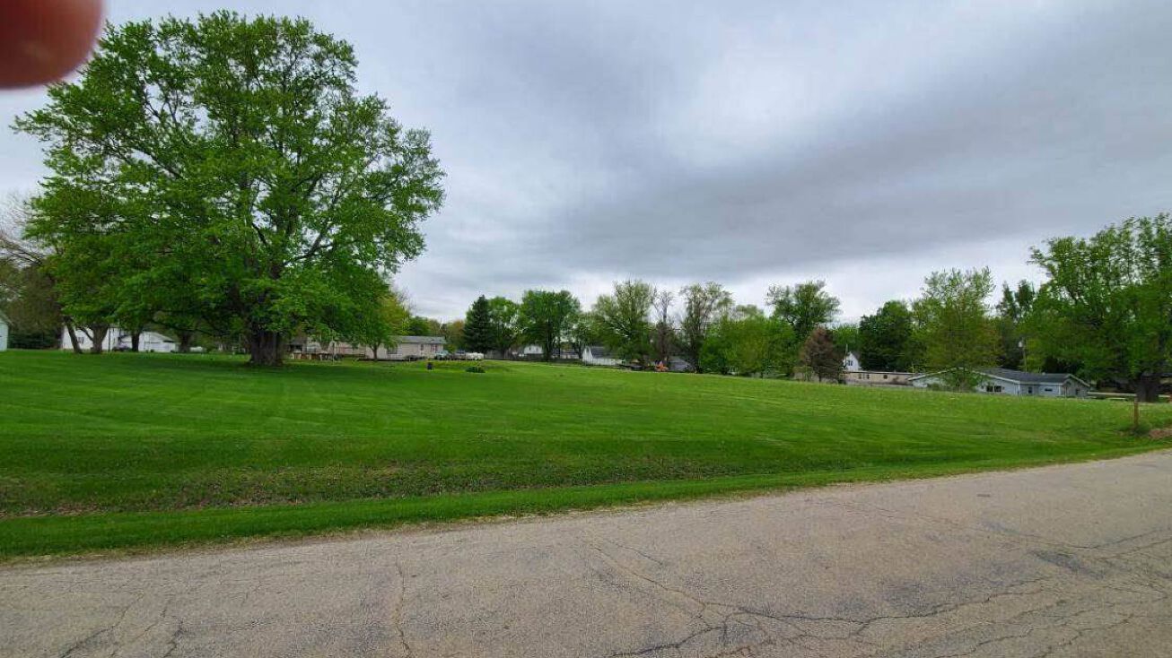 302 Mulvain St, Durand, IL 61024