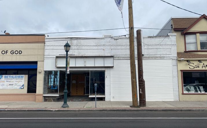 image of property at 180 ROCKAWAY PKWY Valley Stream NY 11580-4225