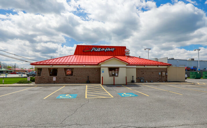 Pictures of Retail property located at 152 S Antrim Way, Greencastle, PA 17225 for comps - image #1