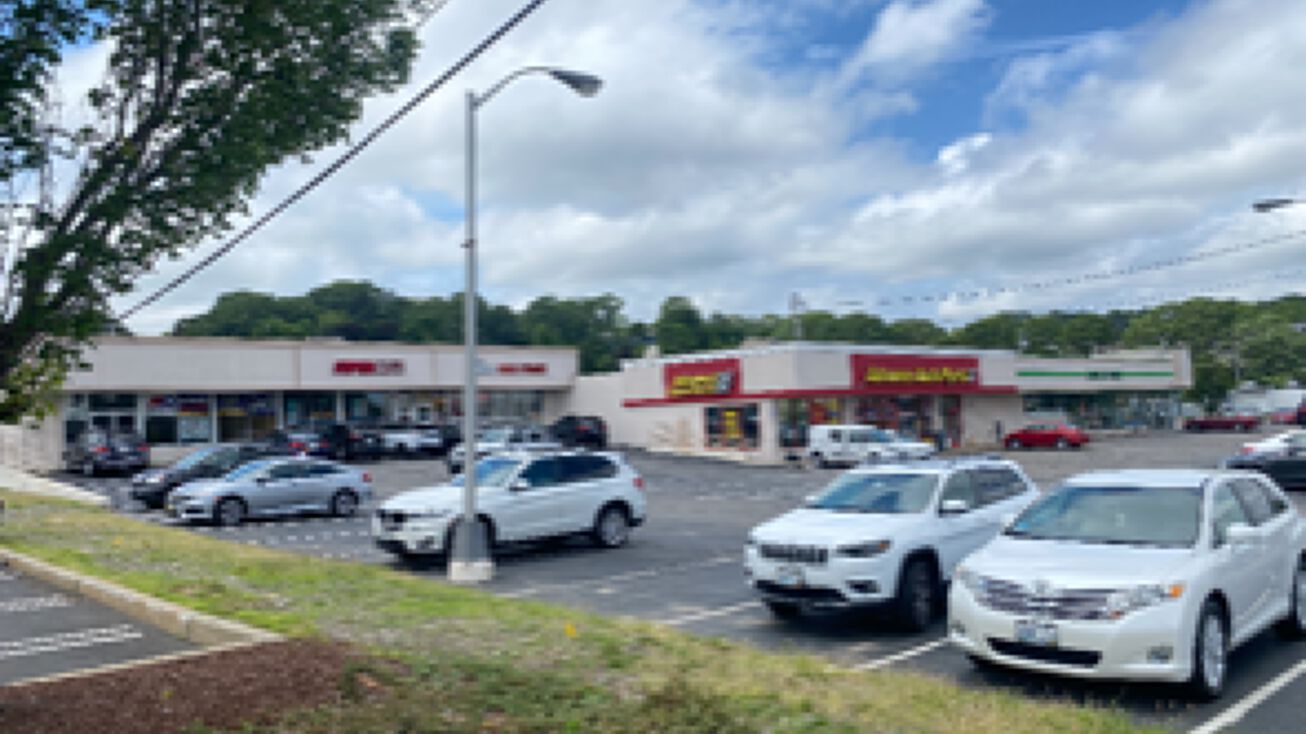 250 Atwood Ave, Cranston, RI 02920