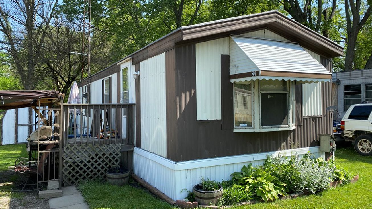307 E Haines Dr, Muncie, IN 47303 Mobile Home Park Property for Sale North Walnut MHC