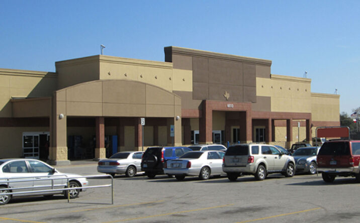 Pictures of Retail property located at 6513 Meadowbrook Dr, Fort Worth, TX 76112 for comps - image #1