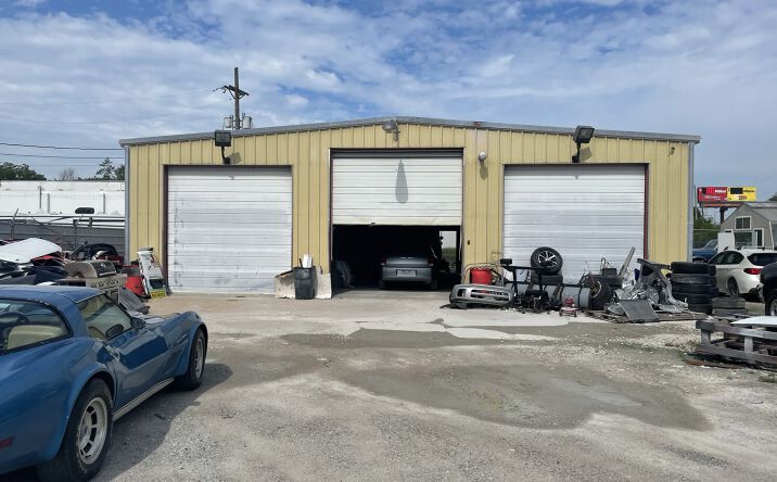 Pictures of Industrial property located at 6127 M St, Omaha, NE 68117 for comps - image #1