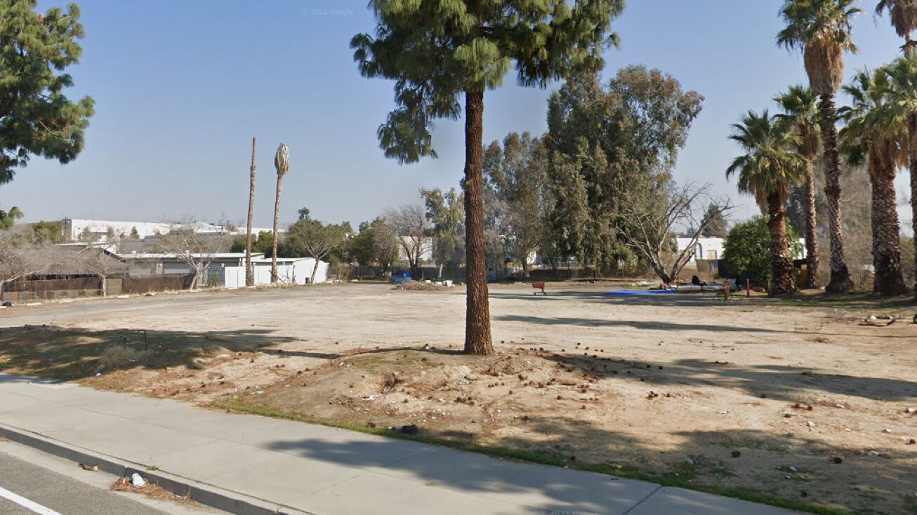 2421 Haley St, Bakersfield, CA 93305