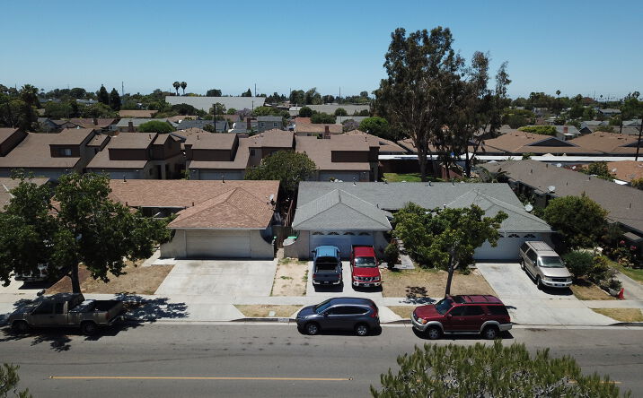 Pictures of Multifamily property located at 2171 Pomona Ave, Costa Mesa, CA 92627 for sales - image #1