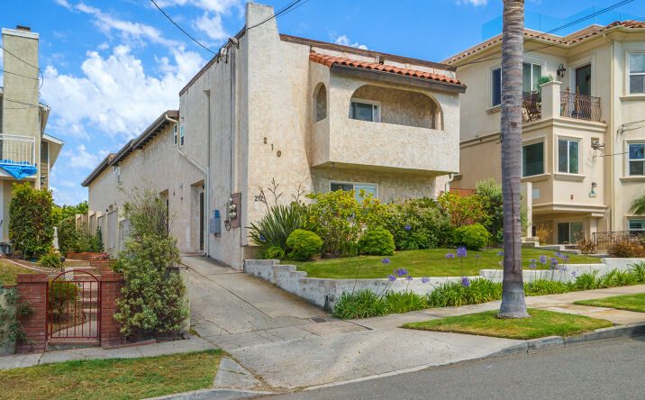 Pictures of Multifamily property located at 210 S Lucia Ave, Redondo Beach, CA 90277 for comps - image #1
